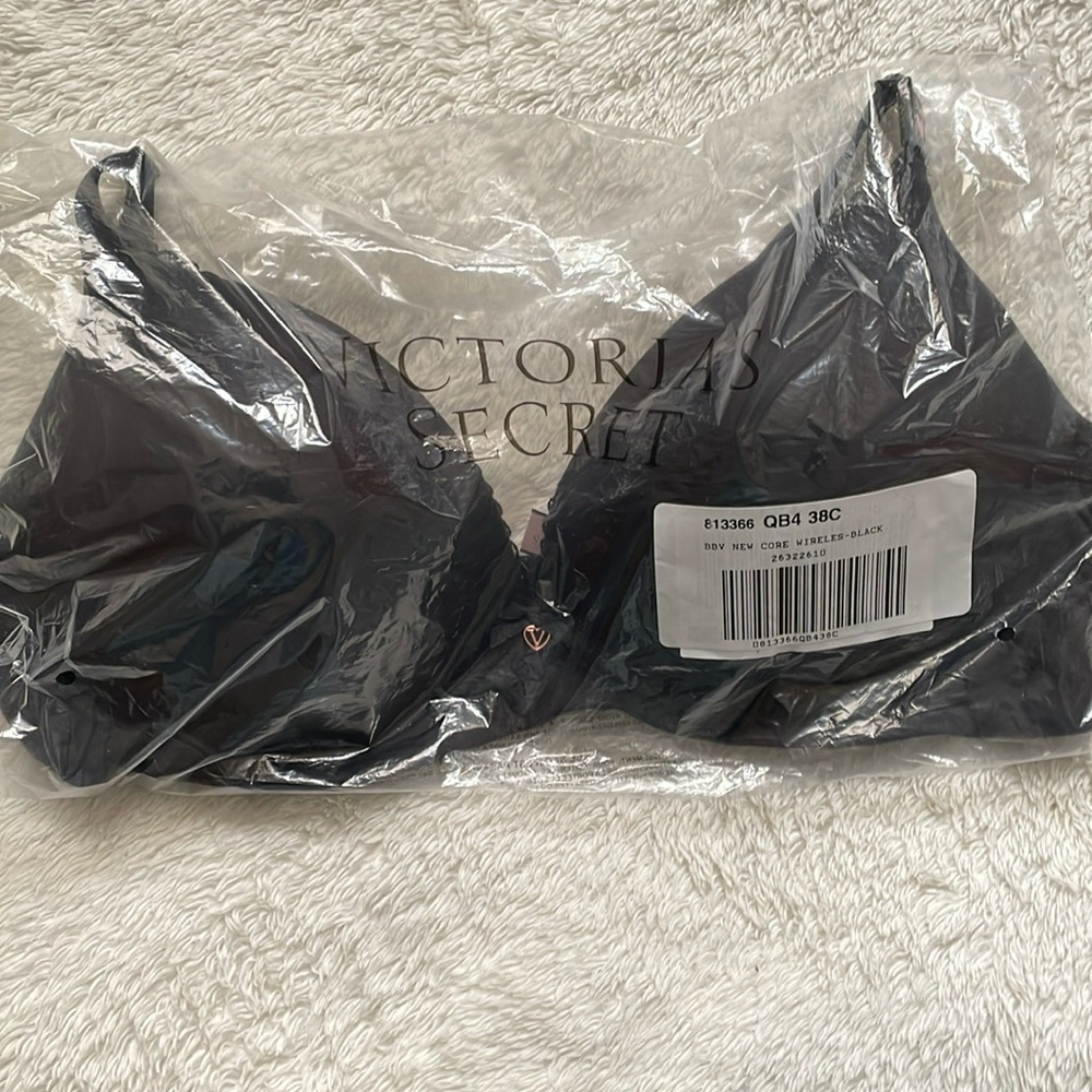 Victoria's Secret Body by Victoria Full Coverage Lightly Lined wireless 38C